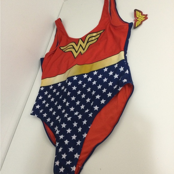 Wonder Woman One-Piece Swimsuit Sz XL , Brand New 💫 - Picture 3 of 13